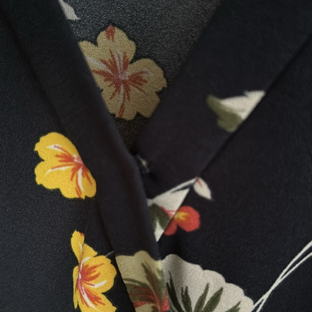 Cato Short Sleeves Floral Wrap Top Floral size 18 20 navy blue - Picture 5 of 7